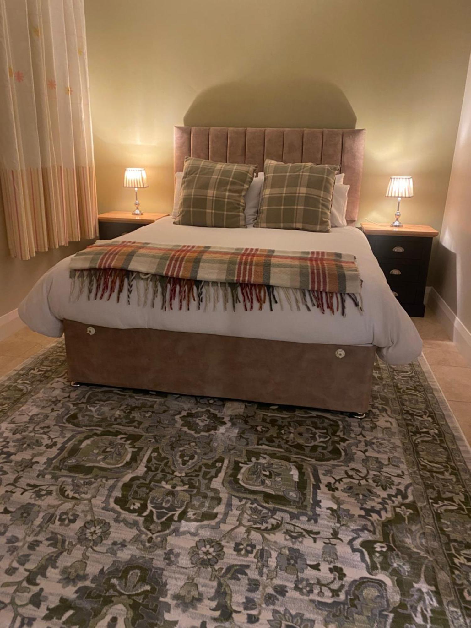 Luxury Country Escape Apartamento Ennis Exterior foto